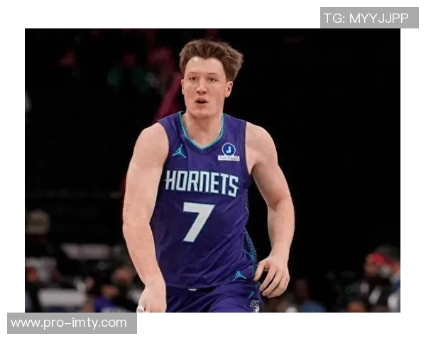 克尼佩尔展现全面实力半场9投5中斩获13分5篮板3抢断